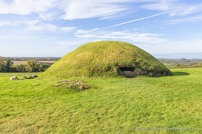 travelyesplease.com | Visiting Brú na Bóinne- Newgrange and Knowth Passage Tombs