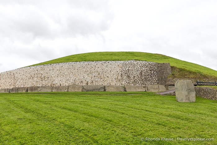 travelyesplease.com | Visiting Brú na Bóinne- Newgrange and Knowth Passage Tombs