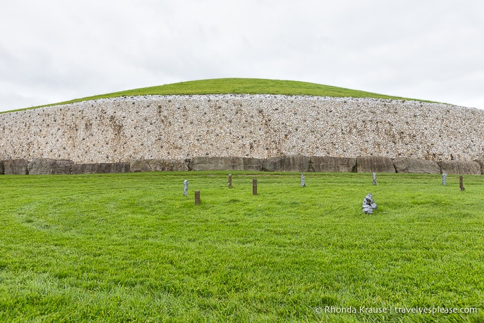 travelyesplease.com | Visiting Brú na Bóinne- Newgrange and Knowth Passage Tombs