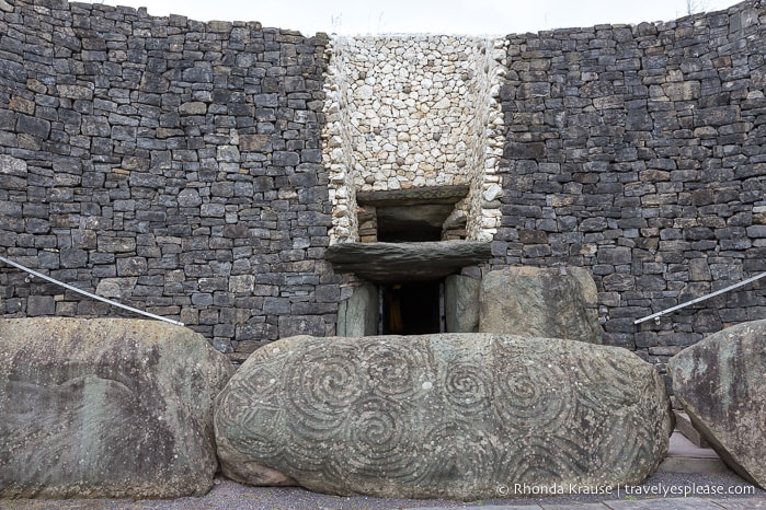 travelyesplease.com | Visiting Brú na Bóinne- Newgrange and Knowth Passage Tombs