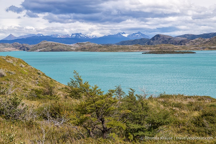 Lago Pehoe at the start of the French Valley day hike