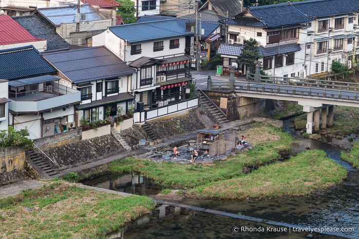 Things to do in Japan- Soak in an onsen (a small riverside onsen in Gero)