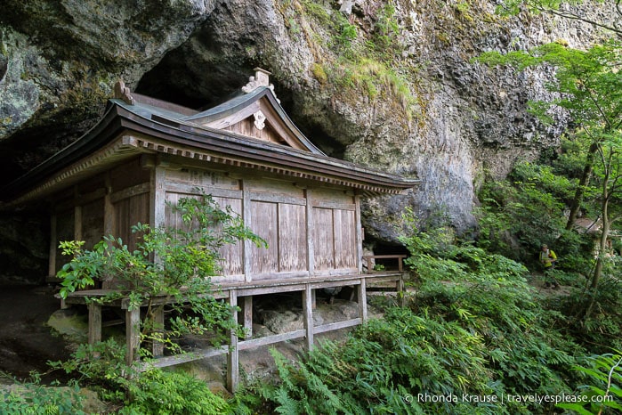 Things to do in Japan- Go hiking (wooden temple building on the Mt. Mitoku hiking trail)
