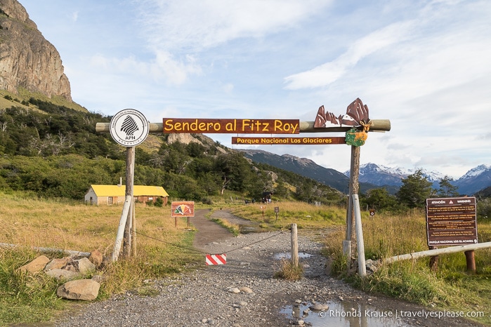 Sendero al Fitz Roy sign at the trailhead.