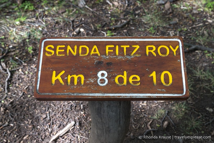 Distance marker on Senda Fitz Roy.