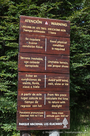 Warning sign at the trail to Laguna de los Tres.