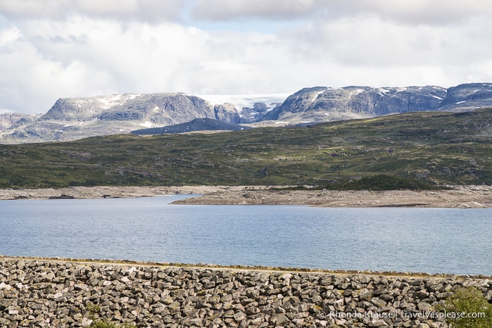 Glacier overlooking the Sysen Dam.