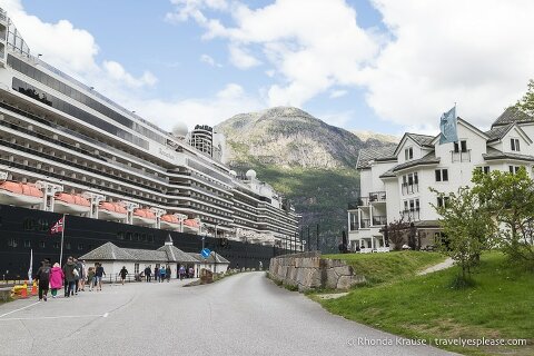 Cruise ship docked in Eidfjord.