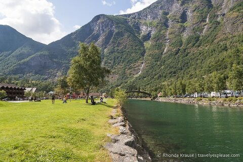 River and mountains in Flam.