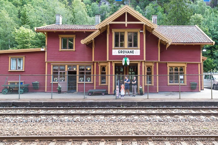 Grovane Station and the railroad tracks.