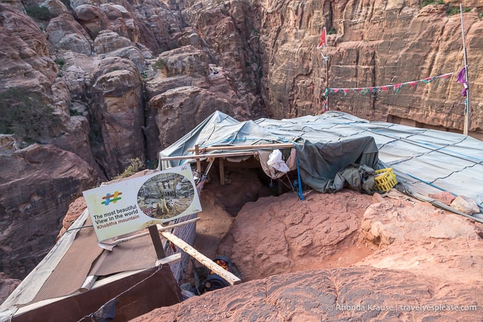 Bedouin tent at the viewpoint.