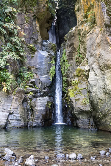 Salto do Cabrito waterfall and plunge pool.