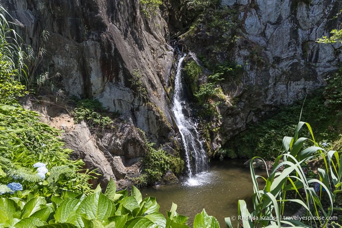 Cascata do Limbo waterfall and plunge pool.