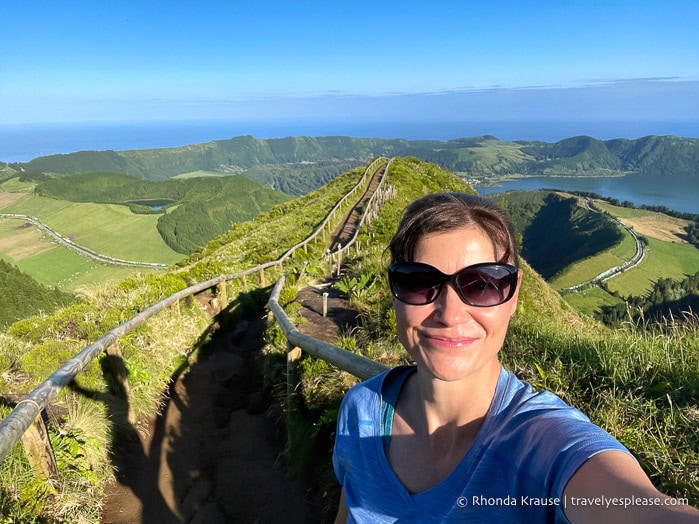 Taking a selfie at Grota do Inferno viewpoint. 